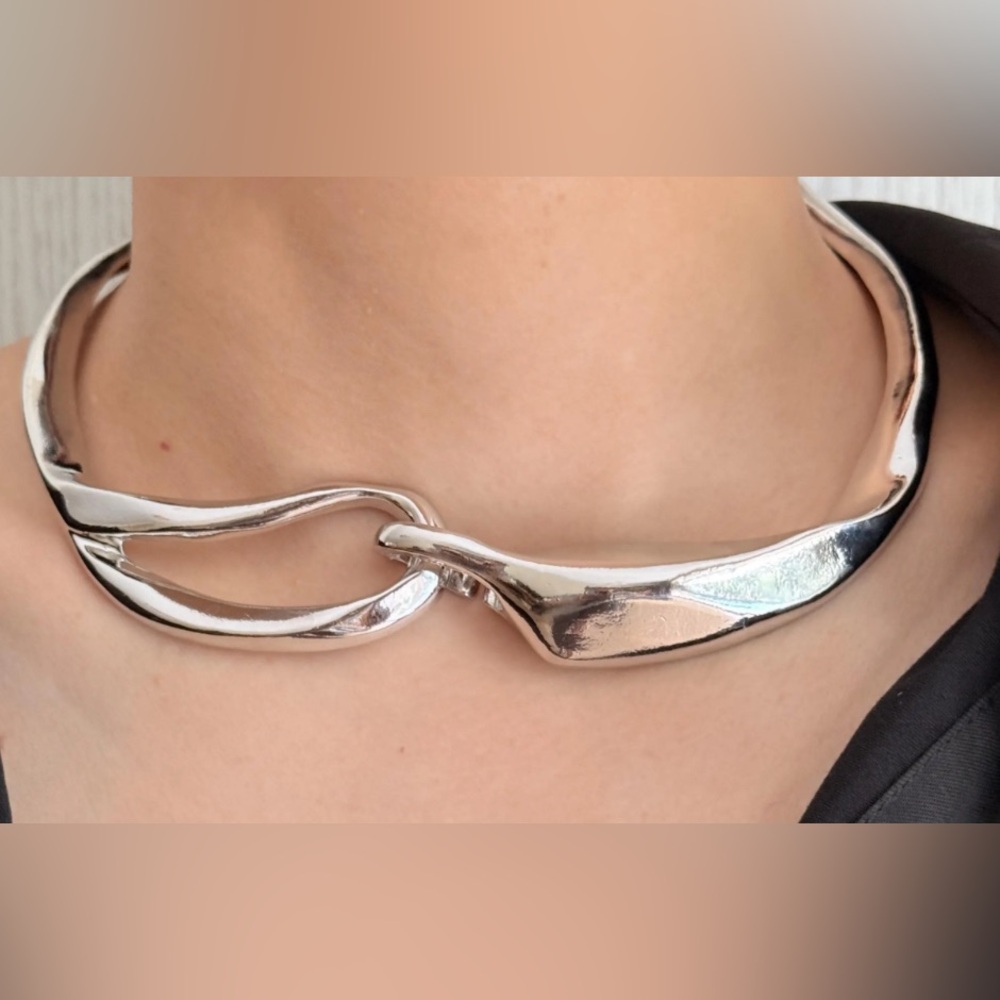 Amber Sceats Silver Choker Necklace